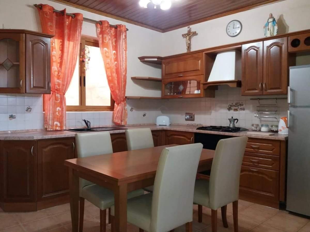 Entire Senglea Seaview Town House Villa Buitenkant foto