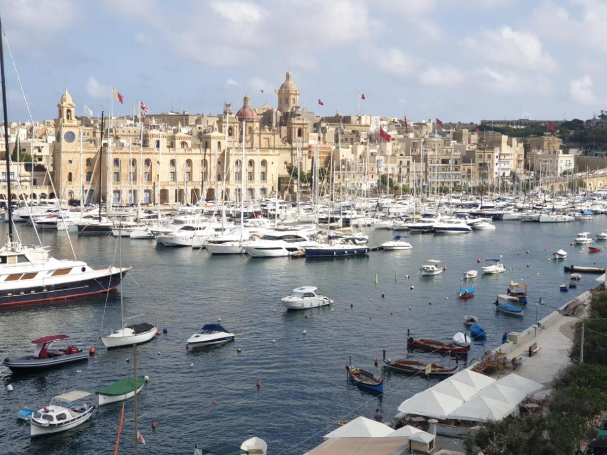 Entire Senglea Seaview Town House Villa Buitenkant foto